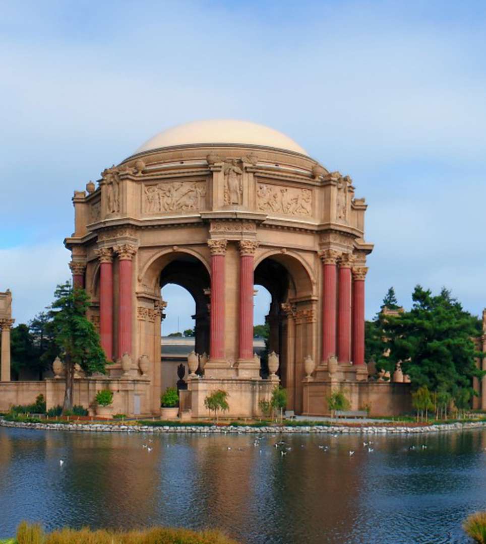 ICONIC SAN FRANCISCO ATTRACTIONS ARE NEARBY